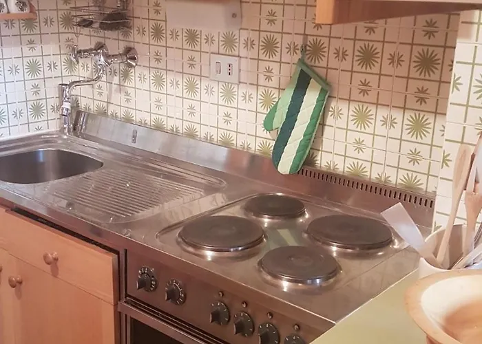 Апартаменти Alpine Treasure 2 *